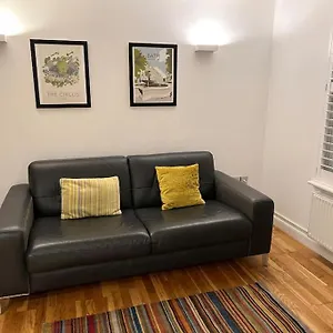  Apartment ***spotless, Bright 1 Double Bed Apartment*** United Kingdom